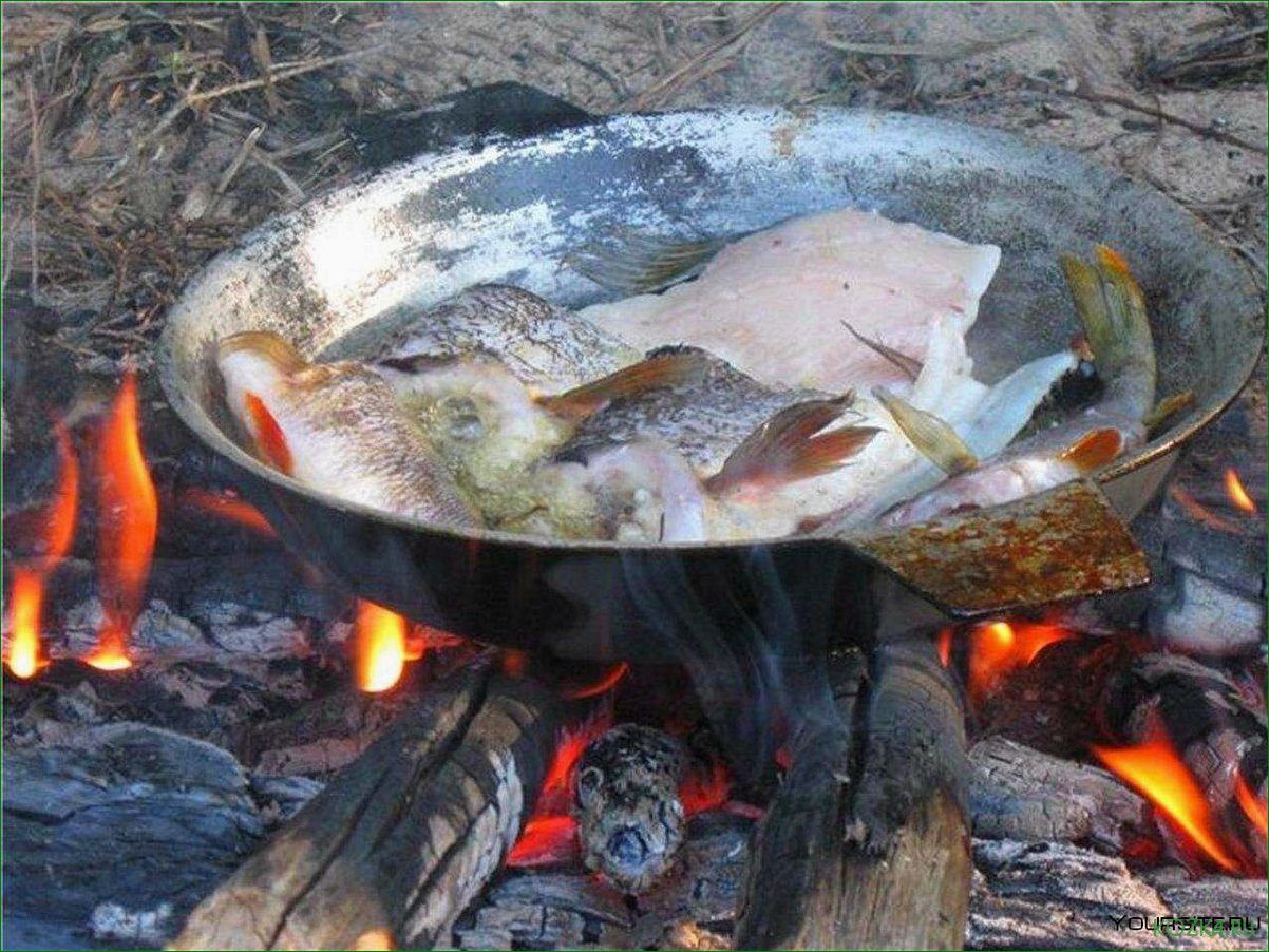 (приготовление, вкусной, рыбной, открытом, огне) Приготовление вкусной рыбной ухи на открытом огне