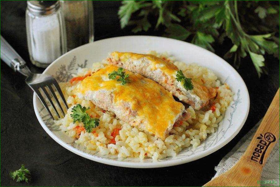 Блюдо из риса с рыбой и овощами