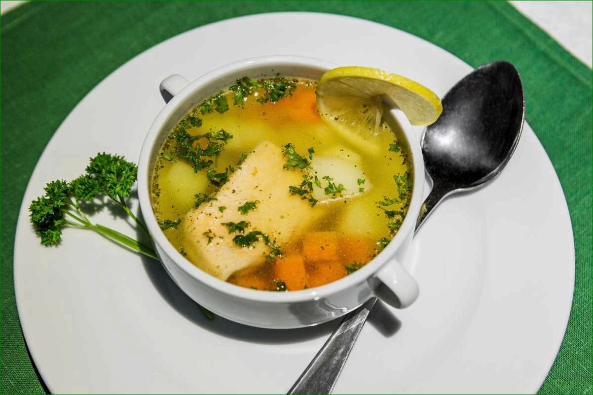 Сытный рыбный суп